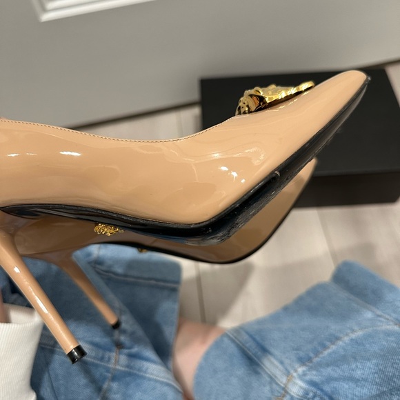 Authentic Versace Medusa heels - Picture 5 of 9